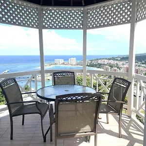 oceanbreeze-jamaica-penthouse-7-minute-walk-to-beach.greaterantilleshotels.net/